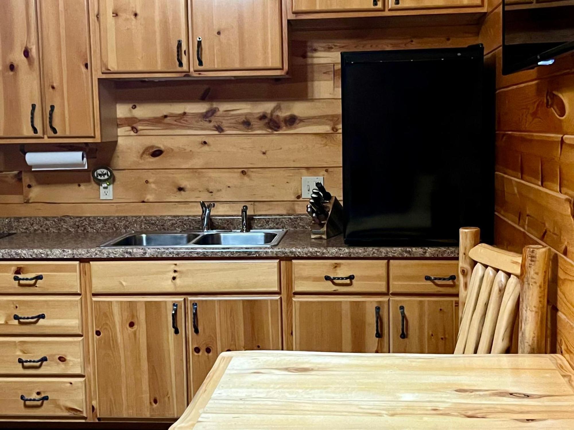 Badlands Frontier Cabins Wall Extérieur photo