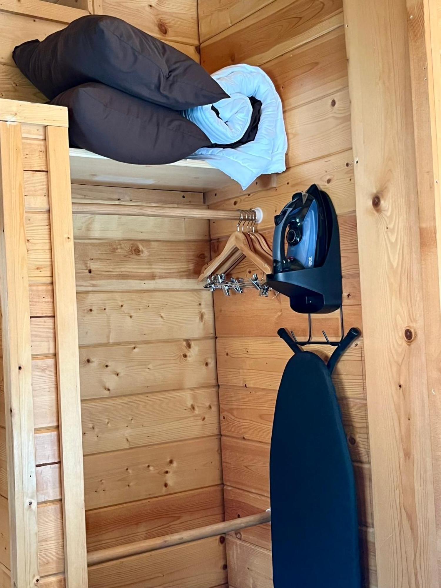 Badlands Frontier Cabins Wall Extérieur photo